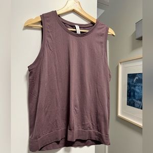 Athleta workout top, dusty purple color, size Large